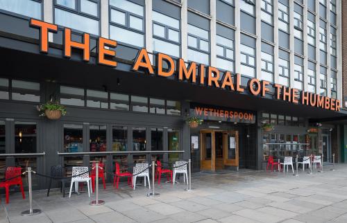 Admiral of the Humber Wetherspoon reception